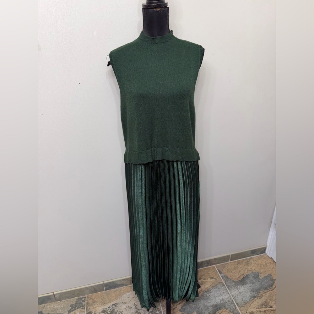 NWT Max Studio Women’s Sleeveless Dark Green Knit Midi Dress Pleated Skirt L